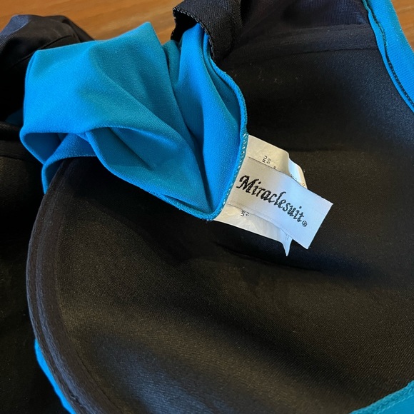 MiracleSuit Tankini Top - Picture 4 of 4